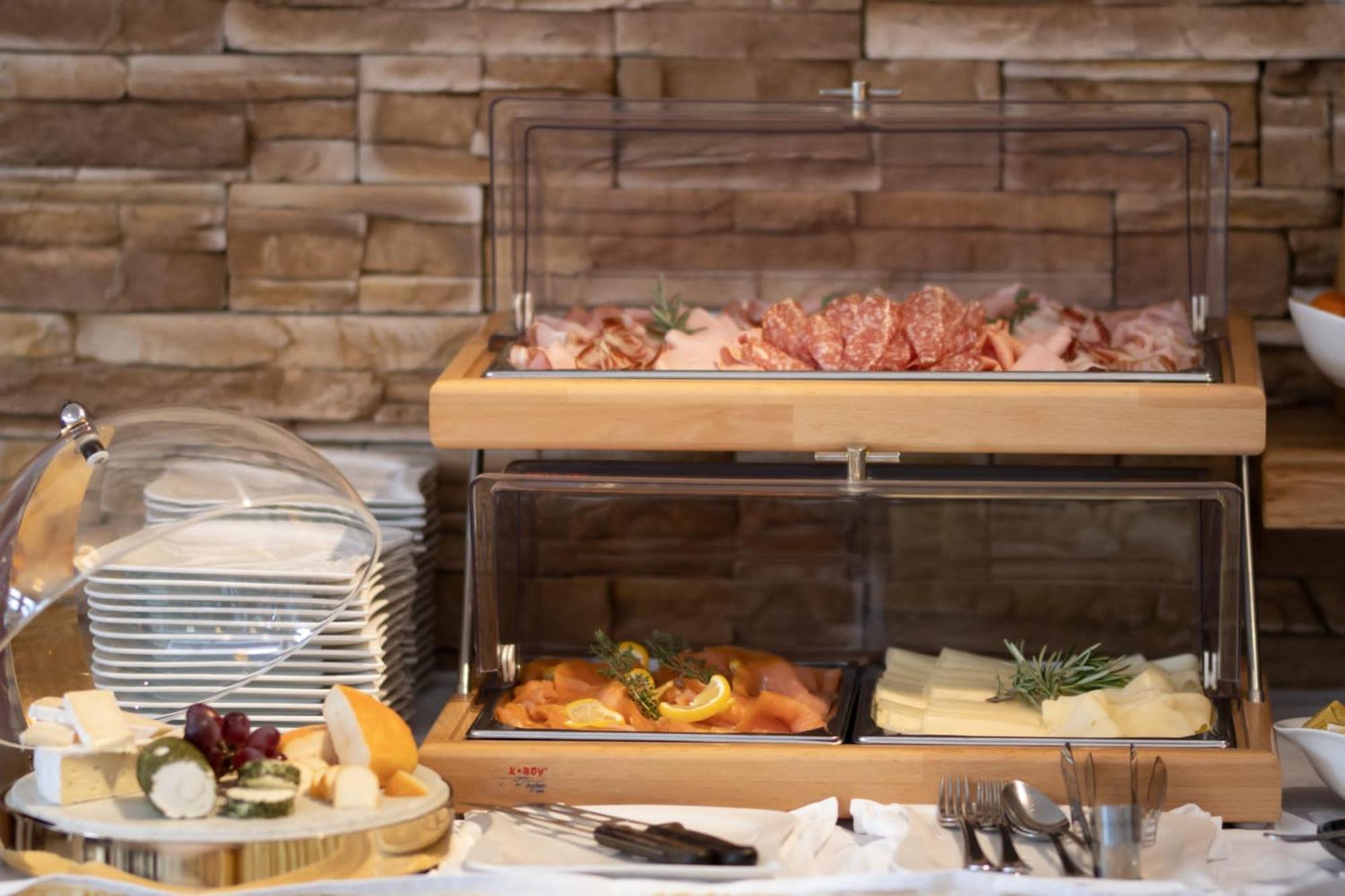 Hotel Kaernten Krumpendorf Ngoại thất bức ảnh