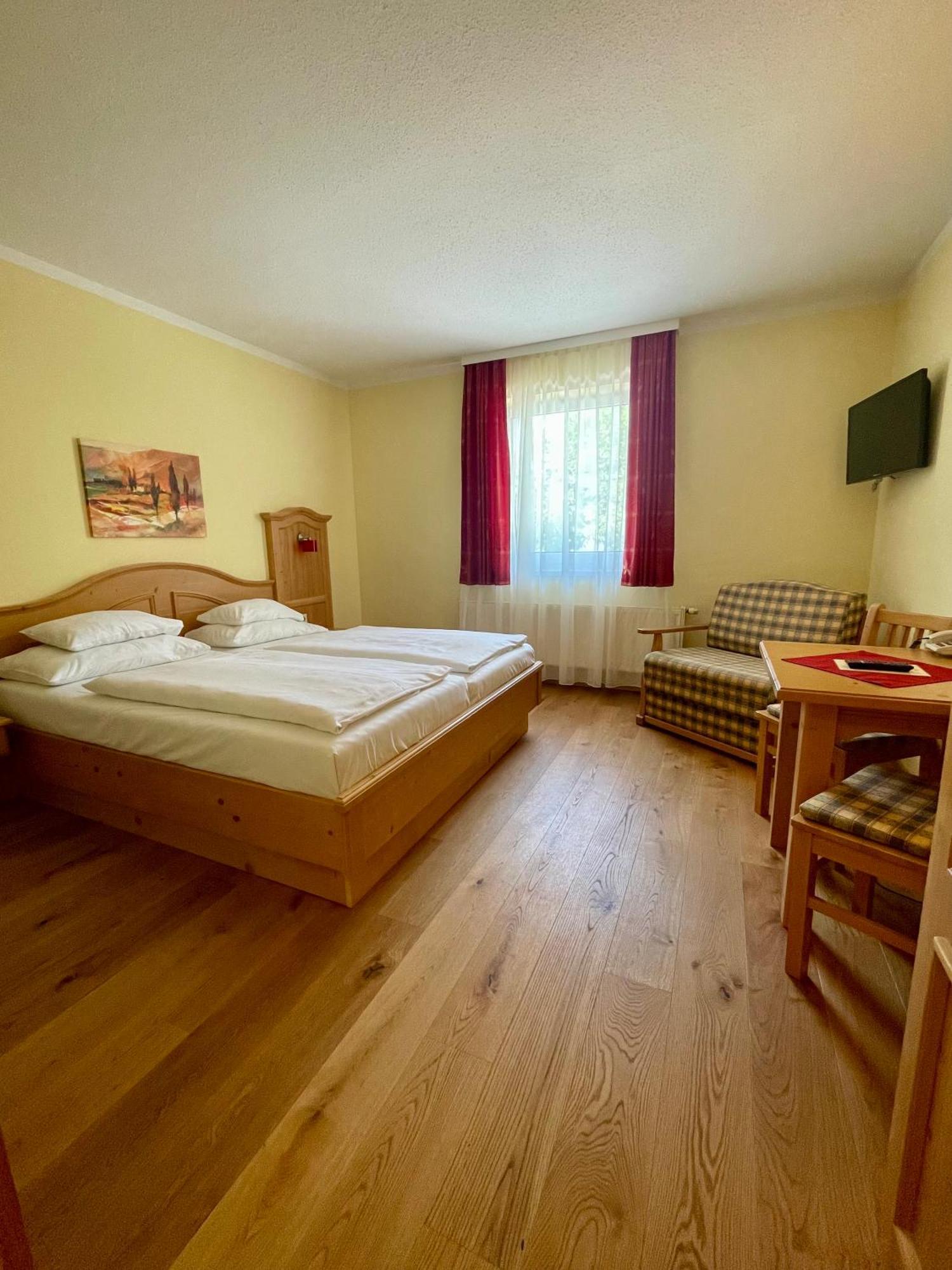 Hotel Kaernten Krumpendorf Ngoại thất bức ảnh