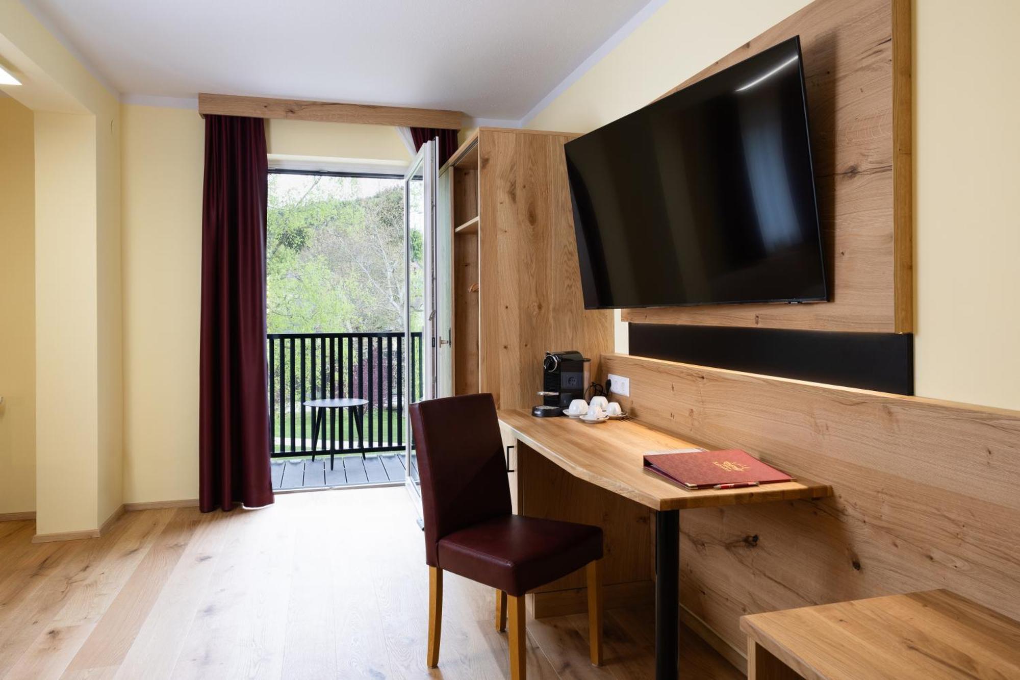 Hotel Kaernten Krumpendorf Ngoại thất bức ảnh