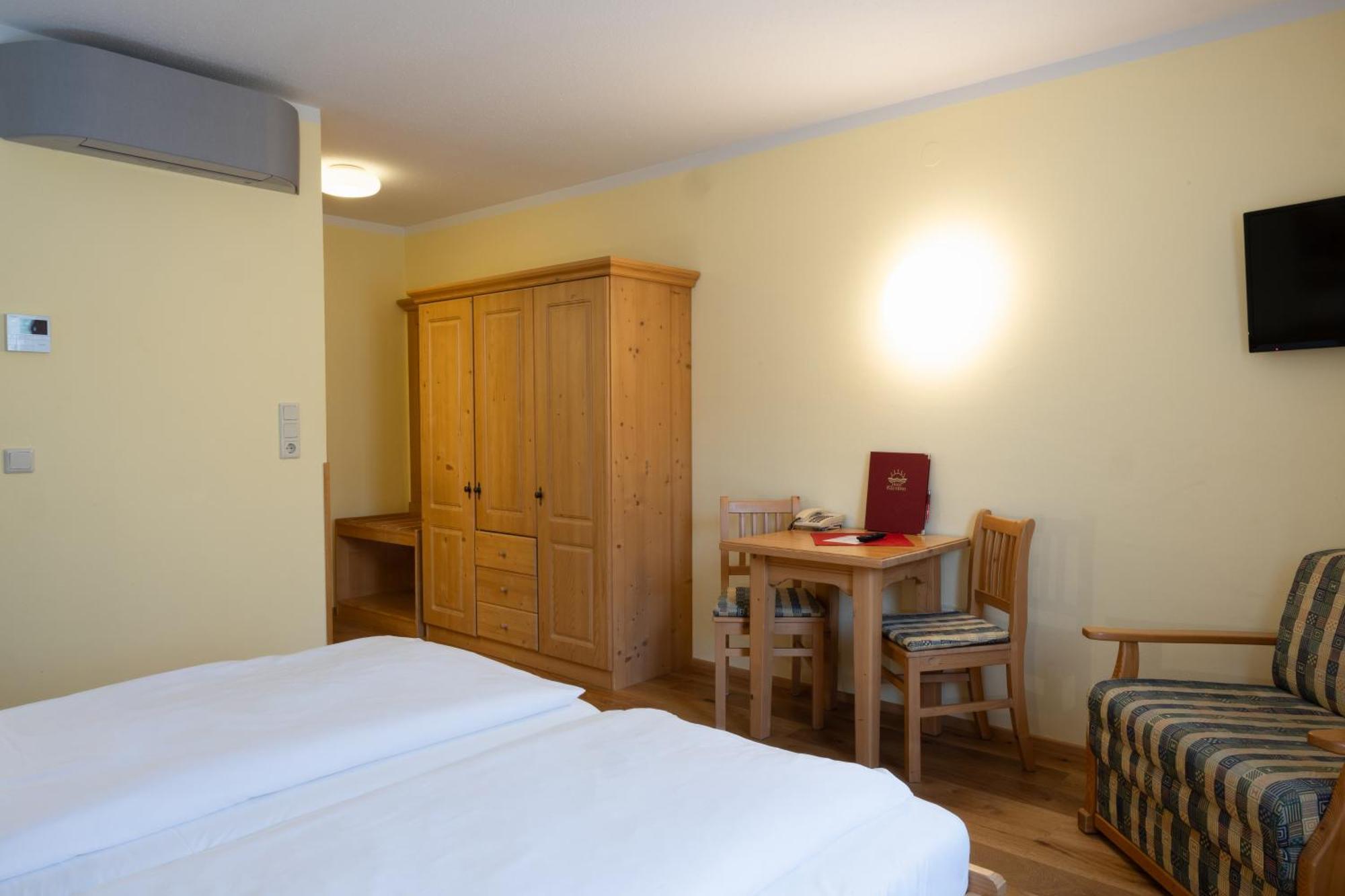 Hotel Kaernten Krumpendorf Ngoại thất bức ảnh