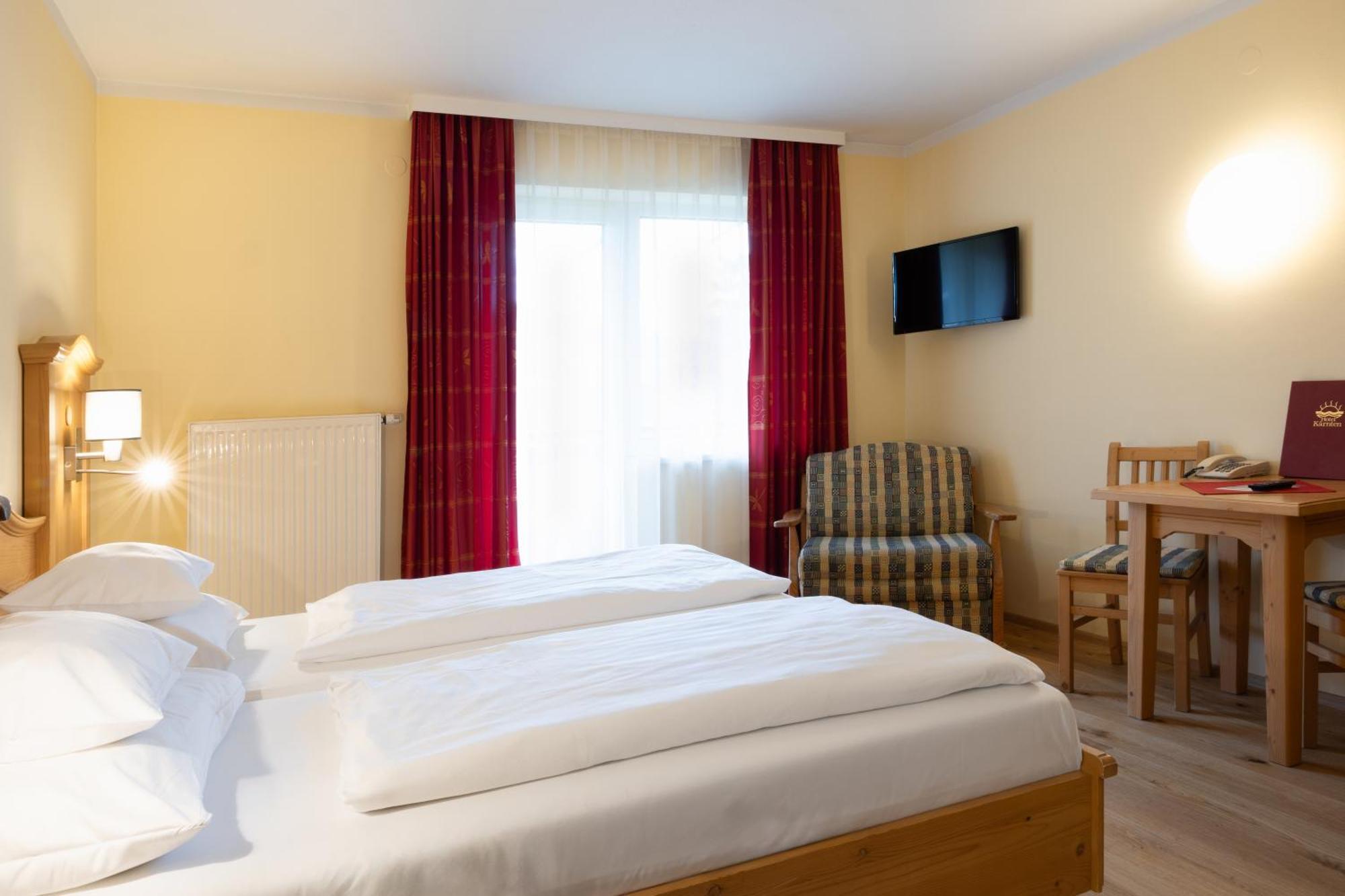 Hotel Kaernten Krumpendorf Ngoại thất bức ảnh